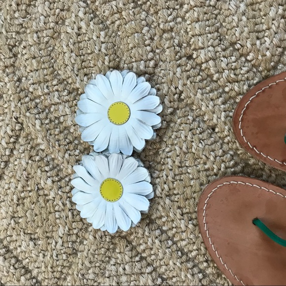 White flower Jack Rodgers 🌸! - Picture 6 of 8